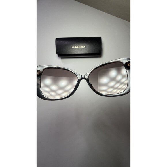 The Burberry BE4238 Sunglasses Are A Women\'s Fashion Accessory 100 Authentic main image 6